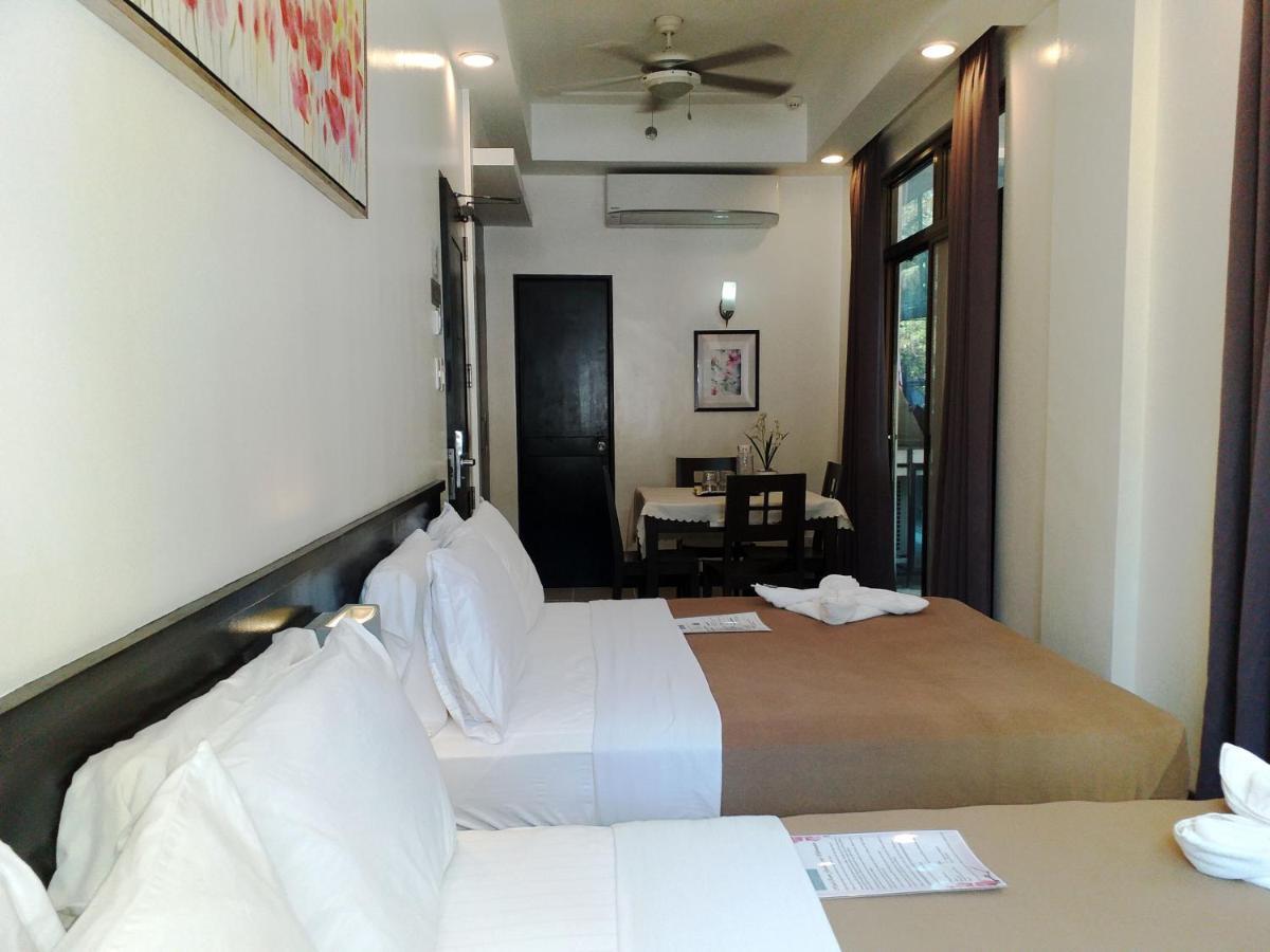 One Crescent Place Hotel Balabag  Exterior foto
